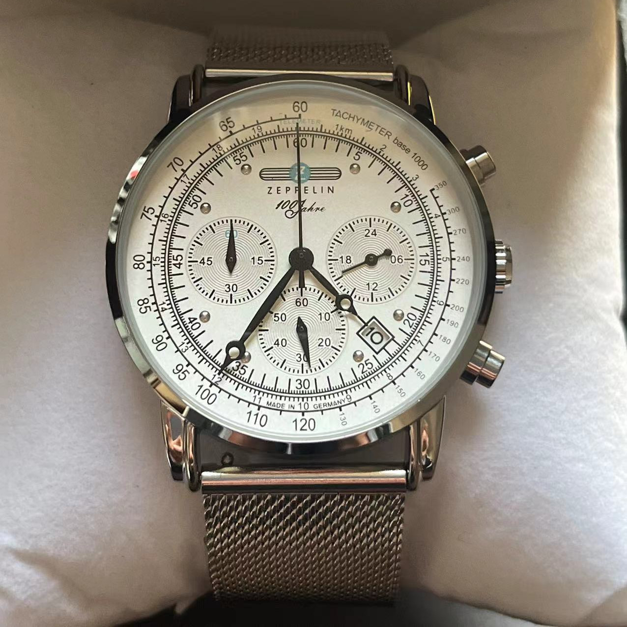 New Classic Men's Watch Three  - Stainless Mesh Band 评论和价格